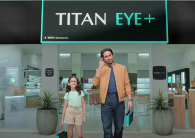 Ayushmann Khurrana gets a suitable Titan Eyeplus by asking the right questions